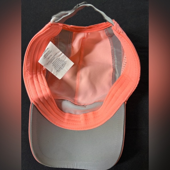 New balance Unisex 5 Panel running hat Reflective UV Salmon And Gray main image 7